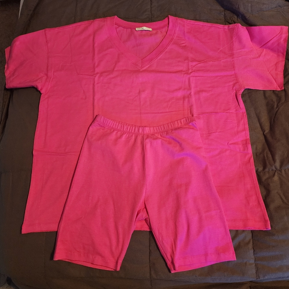 Zenana Hot Pink Oversized V Neck‎ With Matching Biker Shorts Medium NWOT
